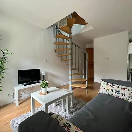 Au Coeur Du Bourg - St Cloud. Lägenhet *