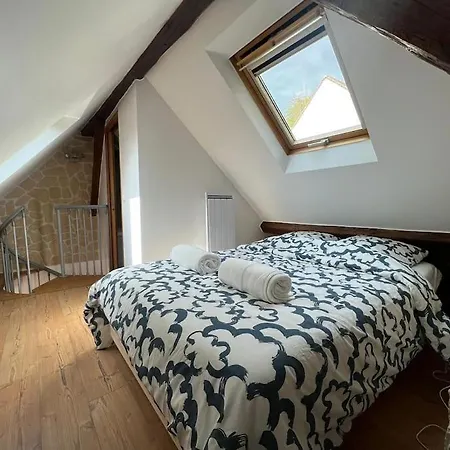 Apartment Au Coeur Du Bourg - St Cloud. *