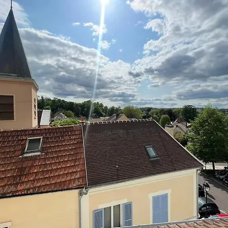 Au Coeur Du Bourg - St Cloud. Apartment